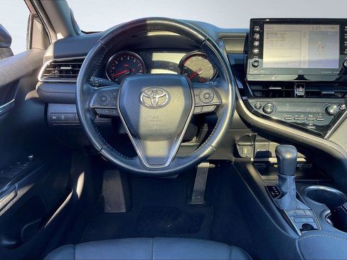 Used 2022 Toyota Camry XSE image 5