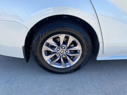 Certified 2023 Toyota Sienna XLE w/ XLE Plus Package image 26