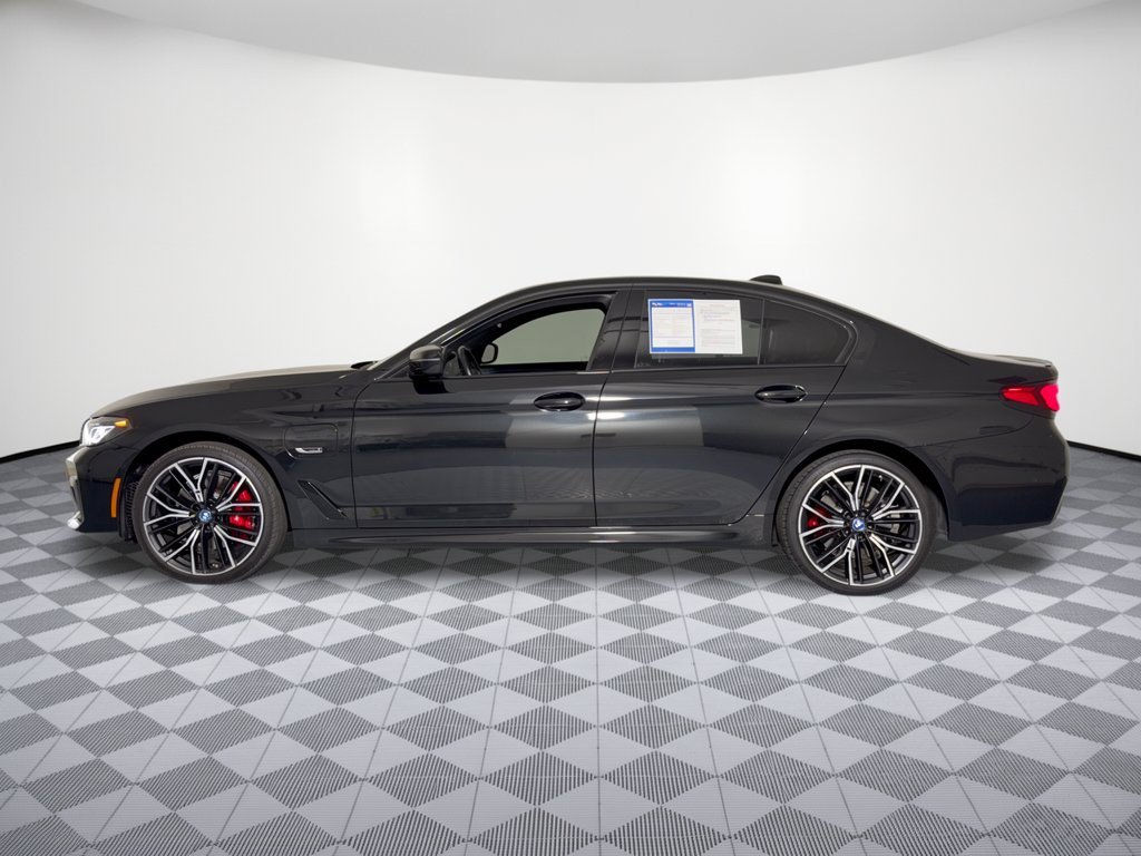Used 2023 BMW 530e w/ M Sport Package RWD image 2