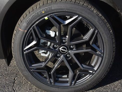 New 2026 Nissan Kicks SR w/ SR Premium Package image 11