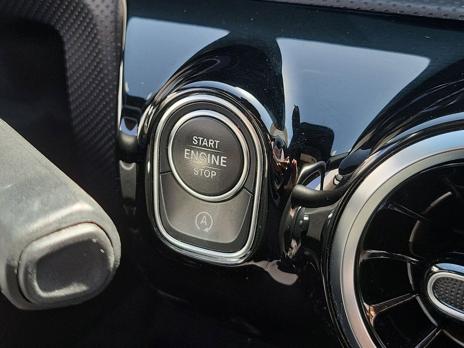 Used 2020 Mercedes-Benz CLA 250 image 17