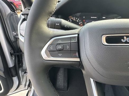 New 2026 Jeep Compass Latitude image 13