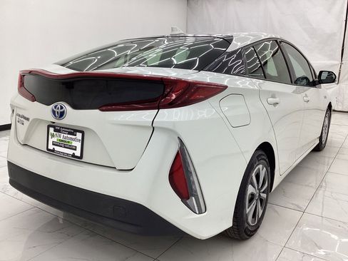 Used 2018 Toyota Prius Prime Premium image 8
