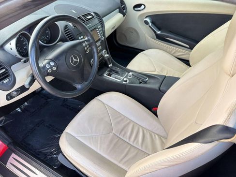 Used 2005 Mercedes-Benz SLK 350 image 4