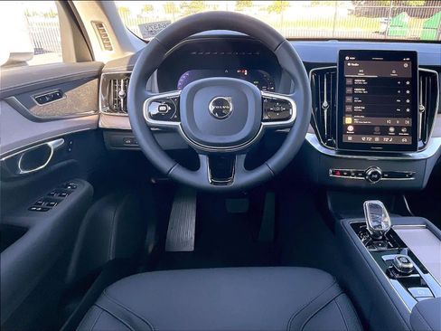 New 2026 Volvo XC90 T8 Core AWD/4WD image 15