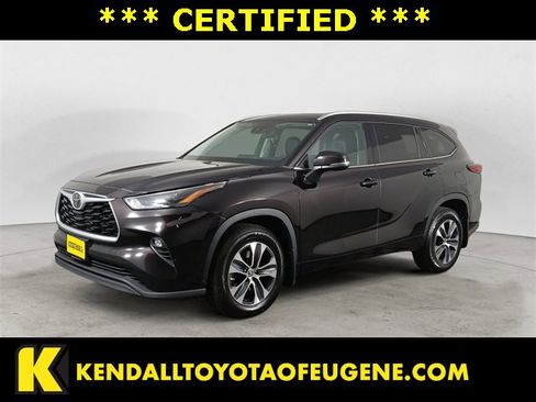 Certified 2022 Toyota Highlander XLE image 1