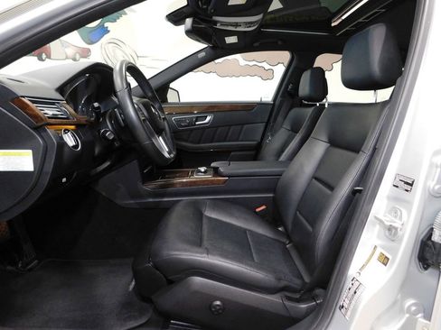 Used 2013 Mercedes-Benz E 350 4MATIC Sedan image 34