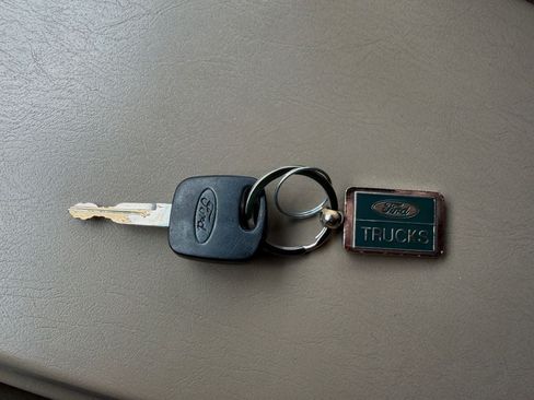 Used 2003 Ford Excursion XLT AWD/4WD image 30