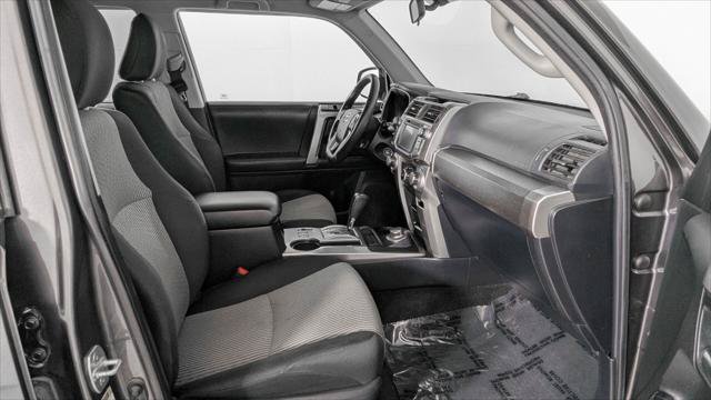 Used 2018 Toyota 4Runner SR5 AWD/4WD image 23