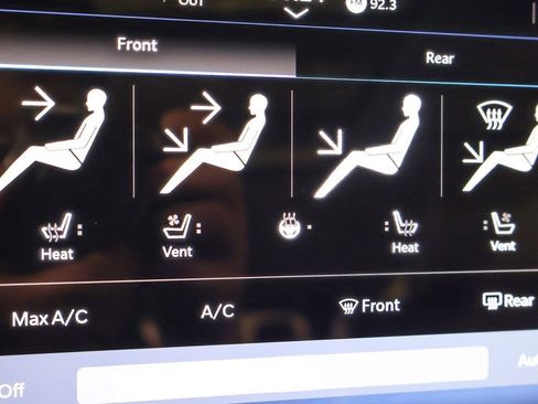 Used 2024 Chrysler Pacifica Limited FWD image 58