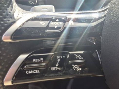 Used 2023 Mercedes-Benz E 450 Cabriolet image 14