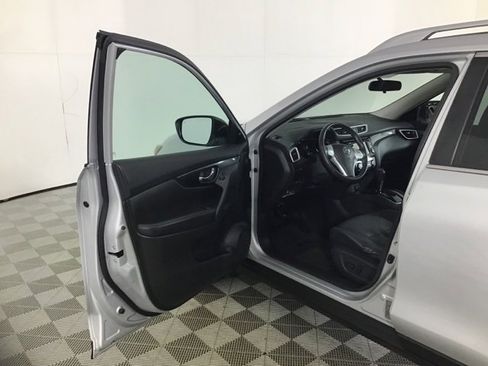 Used 2016 Nissan Rogue SL w/ SL Premium Package image 10