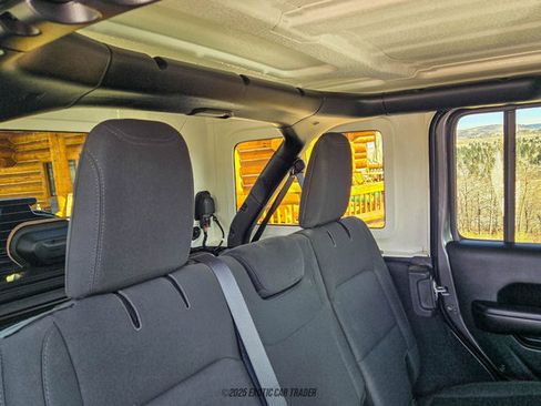 Used 2019 Jeep Wrangler Unlimited Sport S image 37