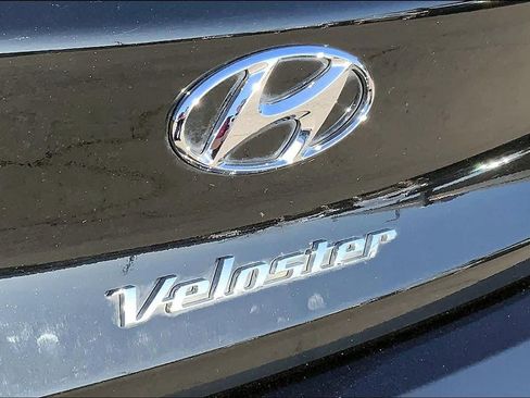 Used 2021 Hyundai Veloster 2.0 Premium image 9