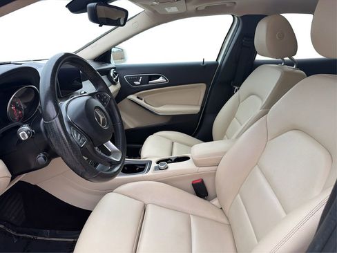 Used 2018 Mercedes-Benz GLA 250 w/ Premium Package image 10
