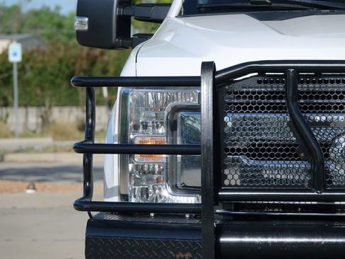 Used 2019 Ford F250 Lariat w/ Lariat Value Package AWD/4WD image 5