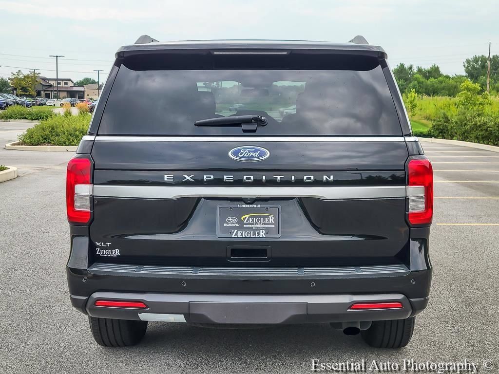 Used 2024 Ford Expedition XLT AWD/4WD image 5