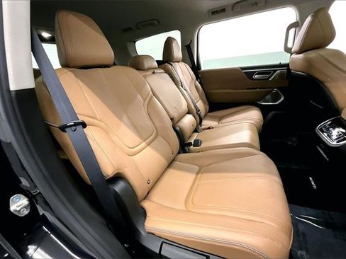 Used 2025 INFINITI QX80 Sensory image 24