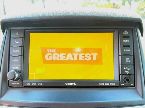 Used 2010 Chrysler Town & Country Touring Plus w/ Safetytec Group FWD image 35