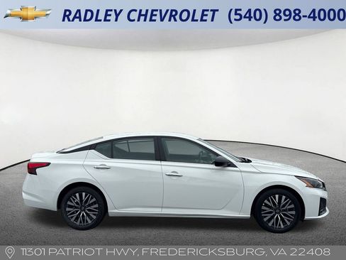 Used 2025 Nissan Altima 2.5 SV FWD image 20