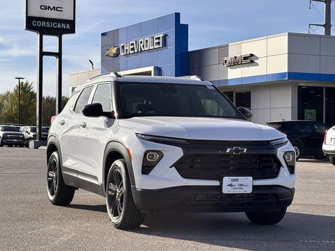 New 2026 Chevrolet TrailBlazer LT w/ Convenience Package FWD image 2