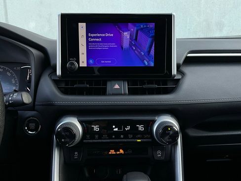 Used 2025 Toyota RAV4 XLE image 27