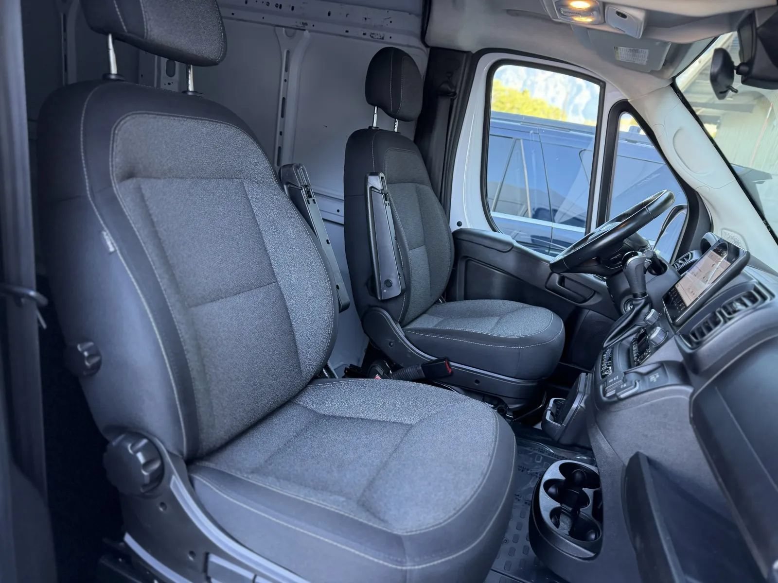 Used 2024 RAM ProMaster 2500 w/ Premium Convenience Group FWD image 16