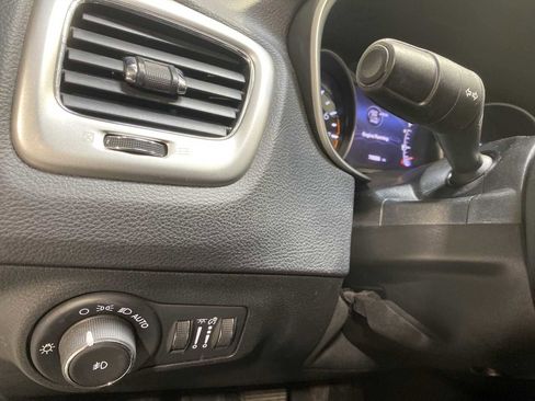 Used 2019 Jeep Compass Latitude w/ Popular Equipment Group image 24