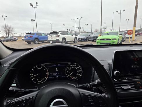 Used 2022 Nissan Altima 2.5 SR w/ Midnight Edition Package image 26