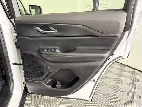 Used 2023 Jeep Grand Cherokee Laredo RWD image 14