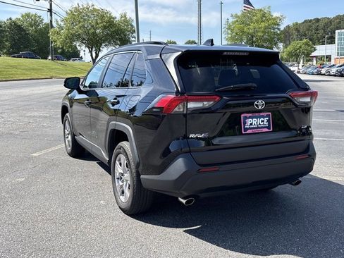 Used 2025 Toyota RAV4 XLE FWD image 6