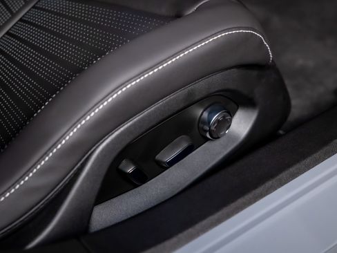 Used 2025 Chevrolet Corvette Z06 image 38