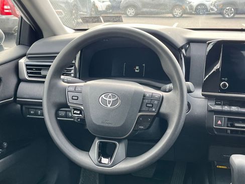 Used 2025 Toyota Camry LE image 27