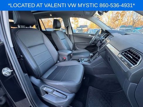Used 2021 Volkswagen Tiguan SE w/ Panoramic Sunroof Package image 25