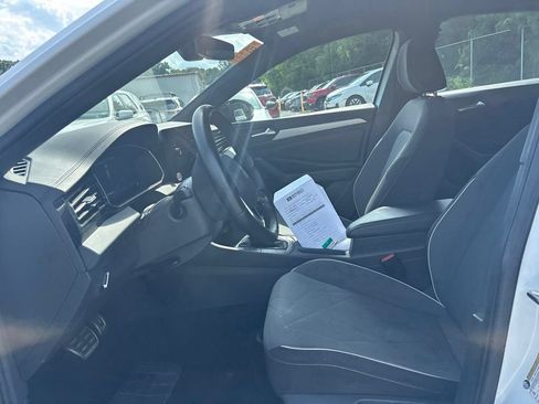 Used 2025 Volkswagen Jetta Sport FWD image 8