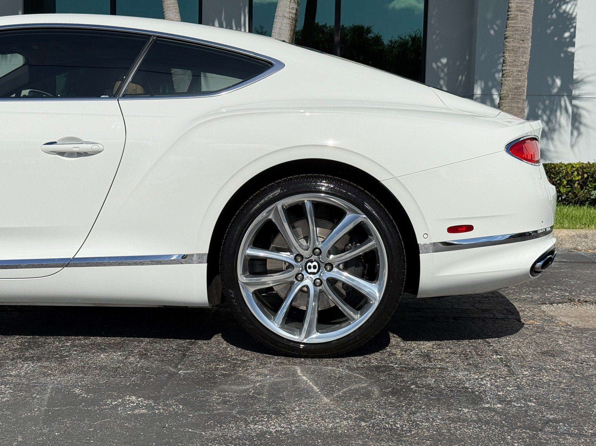 Used 2023 Bentley Continental GT Azure AWD/4WD image 33