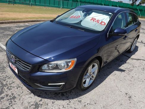 Used 2015 Volvo V60 T5 Premier w/ Convenience Package FWD image 3