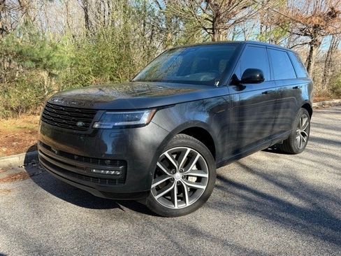 Certified 2025 Land Rover Range Rover SE image 1