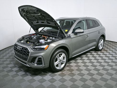 Used 2023 Audi Q5 e Premium AWD/4WD image 30