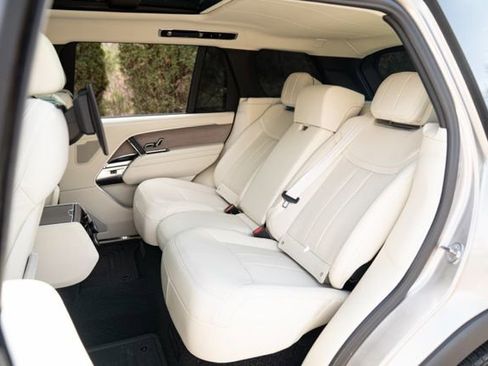 Used 2023 Land Rover Range Rover Long Wheelbase First Edition image 41
