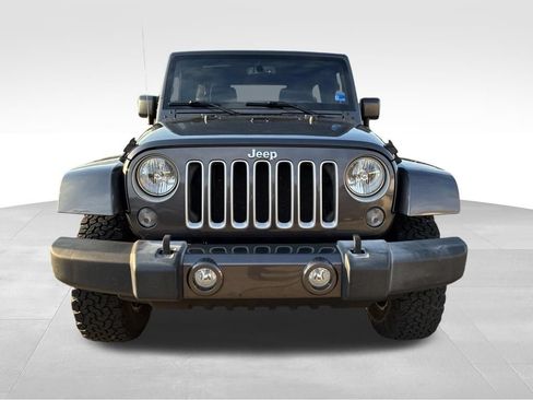Used 2016 Jeep Wrangler Unlimited Sahara w/ Connectivity Group AWD/4WD image 9