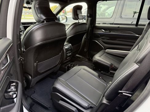 Used 2023 Jeep Grand Cherokee L Overland w/ Advanced Protech Group III image 12