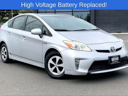 Used 2014 Toyota Prius Two image 1