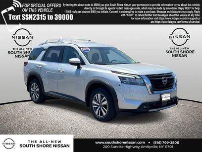 Used 2023 Nissan Pathfinder SL