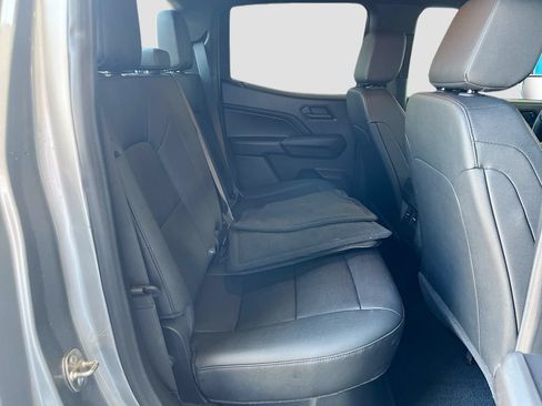 Used 2025 Chevrolet Colorado Trail Boss AWD/4WD image 27