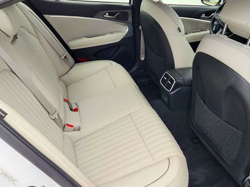 Used 2024 Genesis G70 2.5T w/ Sport Prestige Package image 23