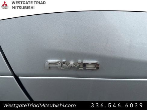 Used 2024 Toyota Highlander XLE AWD/4WD image 23