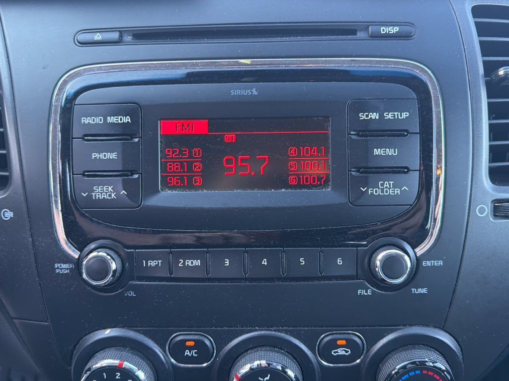 Used 2017 Kia Forte LX FWD image 23