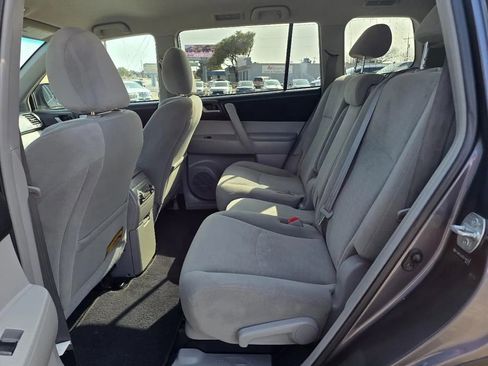 Used 2013 Toyota Highlander Plus image 13