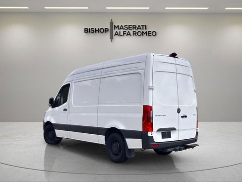 Used 2025 Mercedes-Benz Sprinter 2500 image 3